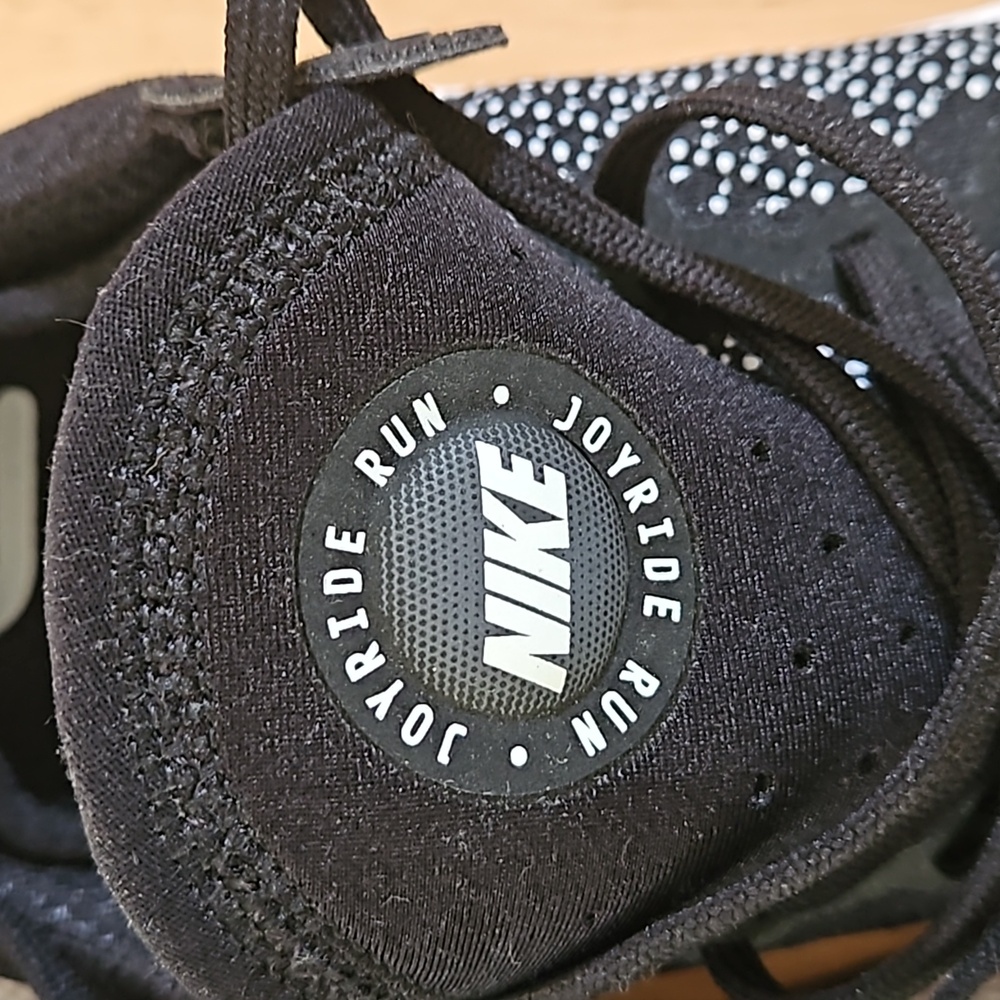 NIKE RUNNING SHOES - Picture 3 of 4